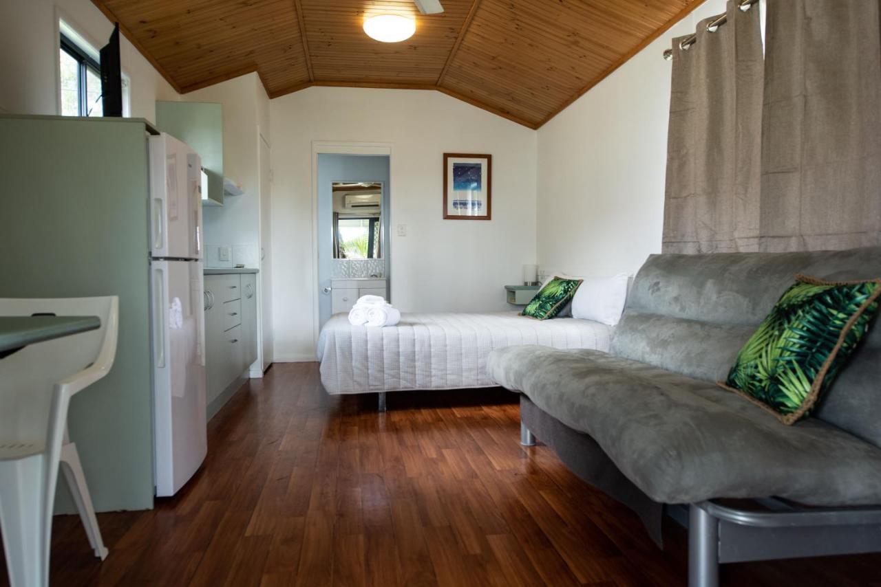 Sarina Palms Caravan And Cabins Village Exterior foto