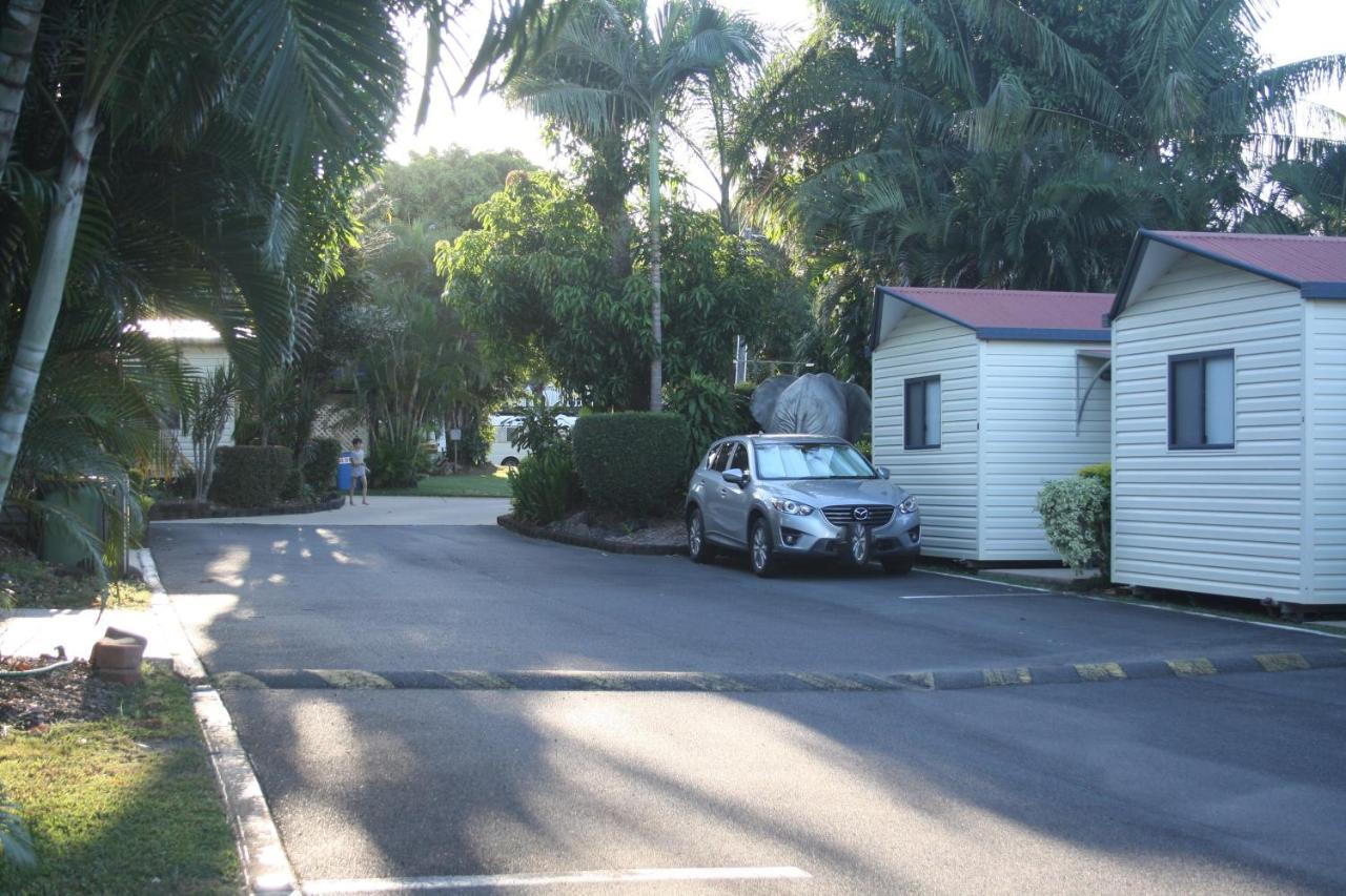 Sarina Palms Caravan And Cabins Village Exterior foto
